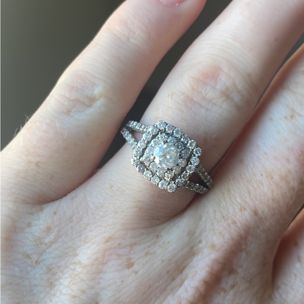 10k 1.41 ctw diamond ring